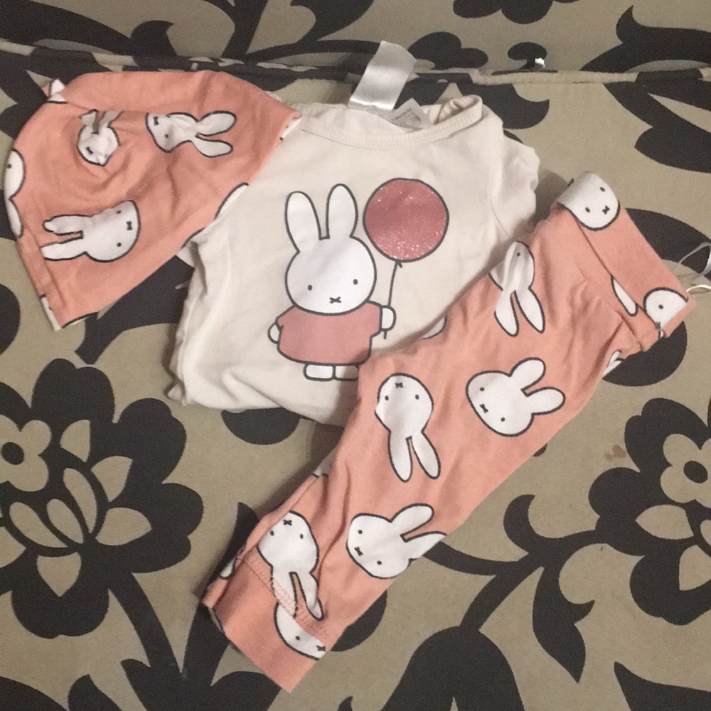 Adorable bunny rabbit matching set